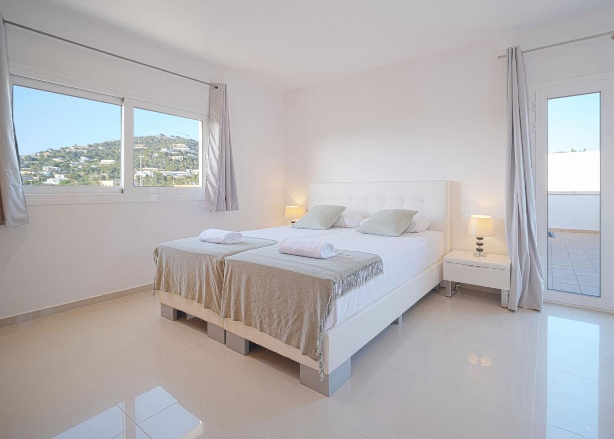 Villa Romeo 2Km From Ibiza Town And 1Km From Talamanca Beach Santa Eulária des Riu Exterior foto